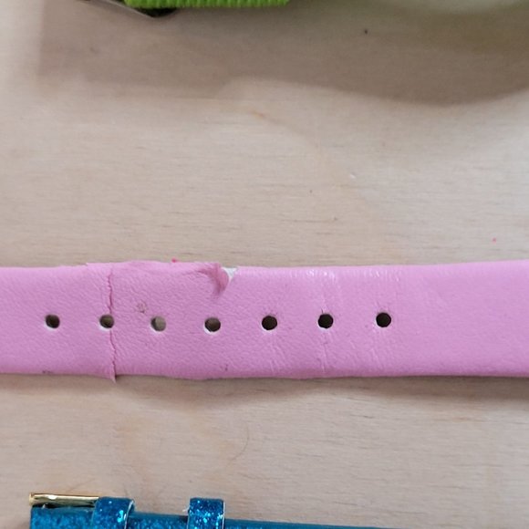 Watch Lot 5 Fashion Watches Assorted Colors Styles As Is Not Tested For Parts - Picture 13 of 14